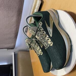 BROOKS LAUNCH 7 ST. PATRICK EDITION